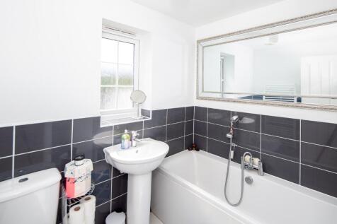 1st Floor Bathroom