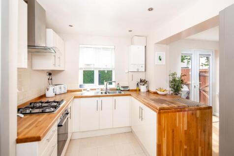 Kitchen/Family/Dine