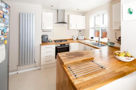 Kitchen/Family/Dine