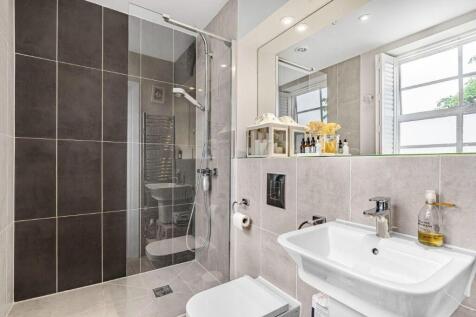 En-Suite to Bed One