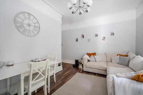 Living/Dining Area