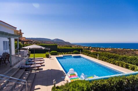 Pool and Views
