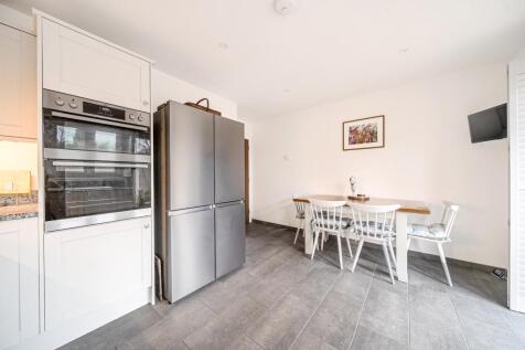Kitchen/Dining Area