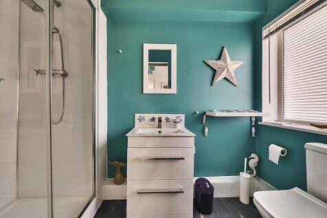 Annexe shower room