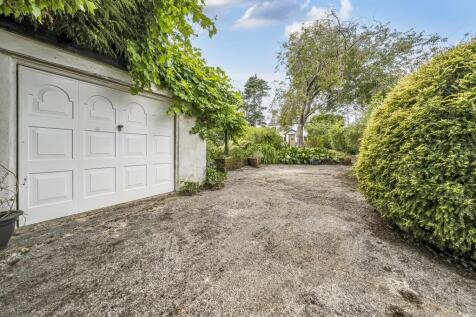 Garage &amp; driveway