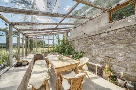 Al-Fresco Dining