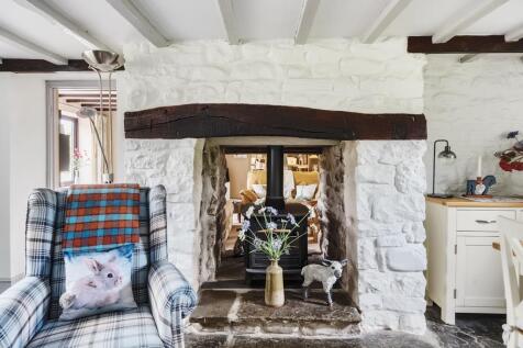 Feature double-sided fireplace