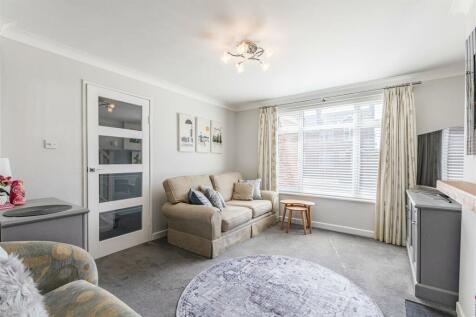 14 Gaveston Close - 17.jpg