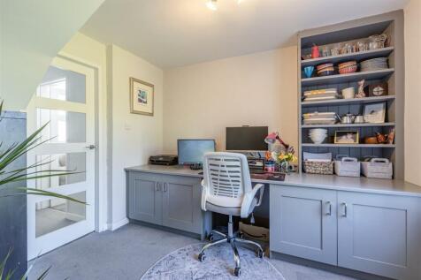 14 Gaveston Close - 19.jpg