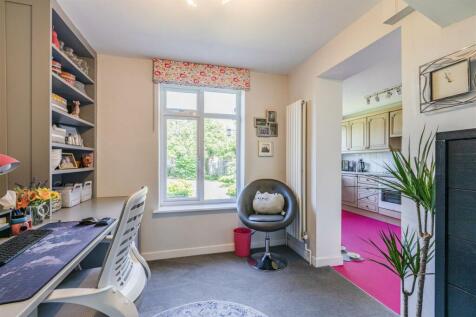 14 Gaveston Close - 18.jpg