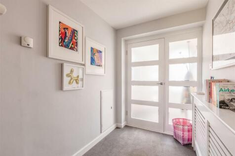 14 Gaveston Close - 22.jpg