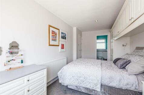 14 Gaveston Close - 24.jpg