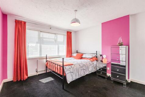 14 Gaveston Close - 3.jpg