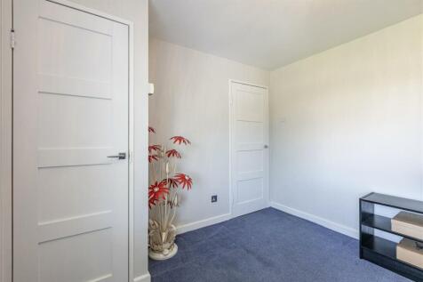 14 Gaveston Close - 2.jpg