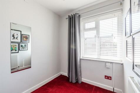 14 Gaveston Close - 4.jpg