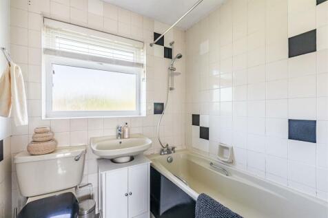 14 Gaveston Close - 27.jpg