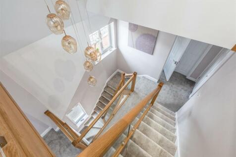 74 Chertsey Road, KT14 7AY - 43.jpg