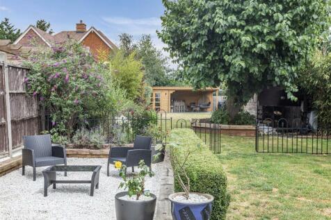 Garden rear view.jpg
