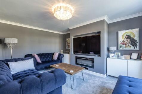 9 Spence Avenue, KT14 7TG - 1.jpg