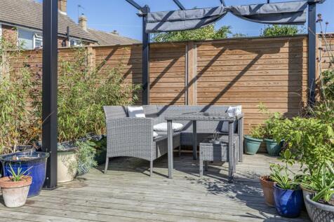9 Spence Avenue, KT14 7TG - 9.jpg
