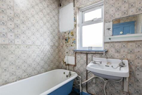Bathroom.jpg