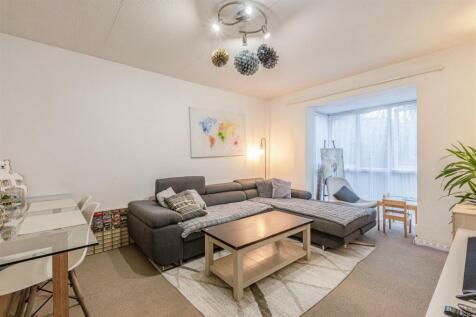 24 Collingwood Place, Walton Upon Thames, KT12 1LU