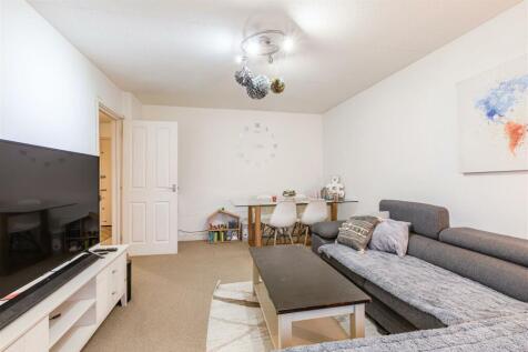 24 Collingwood Place, Walton Upon Thames, KT12 1LU