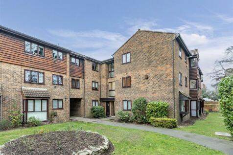 24 Collingwood Place, Walton Upon Thames, KT12 1LU