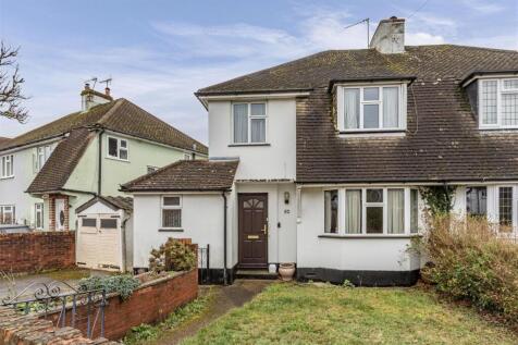 50 Petersham Avenue, Byfleet, KT14 7HY - 20.jpg