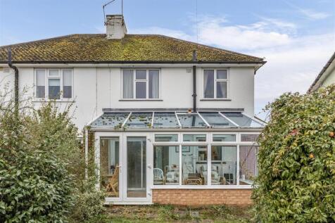 50 Petersham Avenue, Byfleet, KT14 7HY - 19.jpg