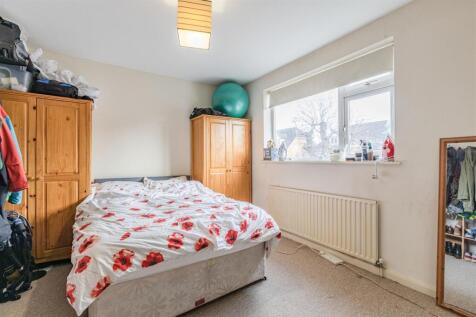 Bedroom 1.jpg