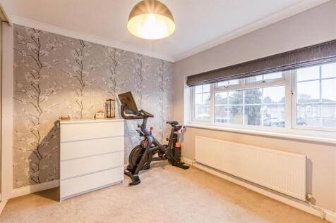 143 High Road, Byfleet, KT14 7RJ - 2.jpg