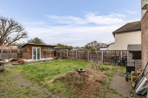 38 Eden Grove Road Byfleet, KT147PX - 1.jpg