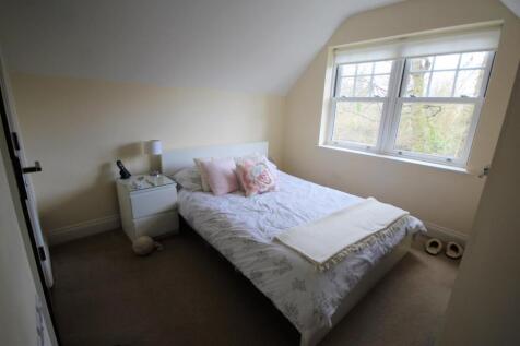 bedroom 1.JPG