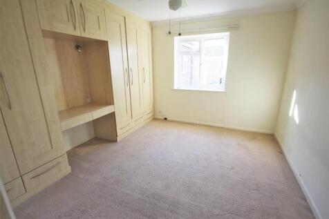 bedroom 1 .jpg