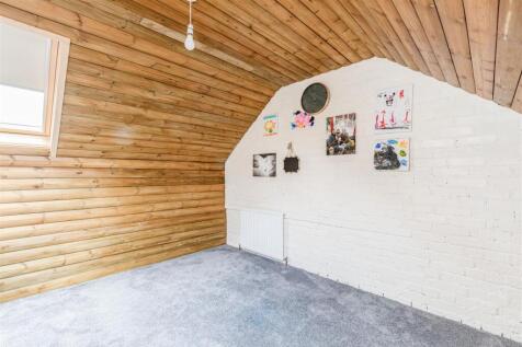 57 Monks Crescent, Addlestone, KT15 1UX - 1.jpg