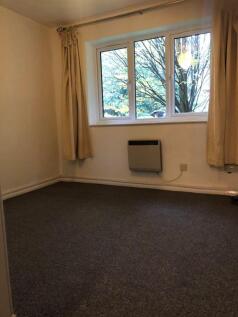 Bedroom 1.jpg