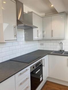 Kitchen 2.jpg