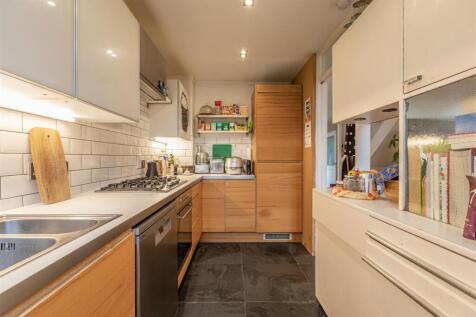 Kitchen 2.jpg
