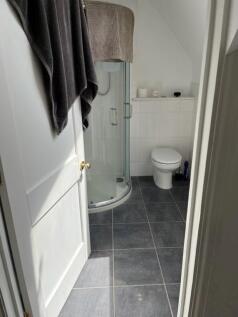 ensuite.jpg