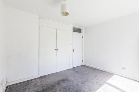 25 Brantwood Gardens - 2.jpg