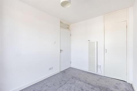25 Brantwood Gardens - 4.jpg