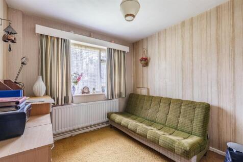 Sunnyside, Walnut Tree Lane, KT14 7AQ - 1.jpg