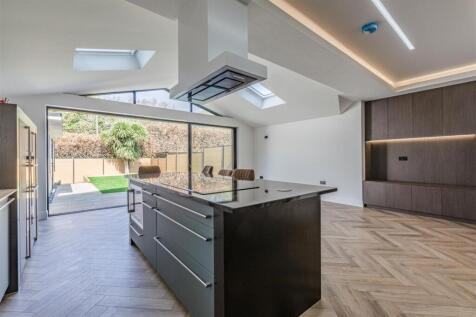 Kitchen 14.jpg