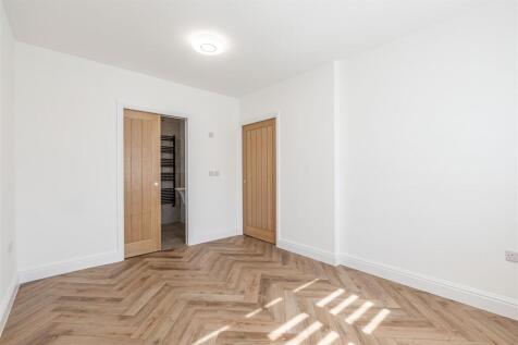 Bedroom 4 2.jpg