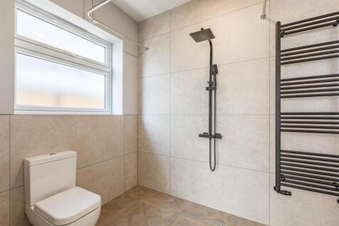 ensuite 2.jpg