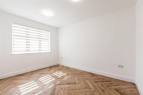Bedroom 4.jpg