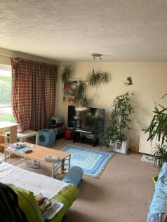 Living room 3.jpg
