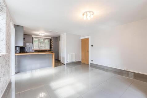 36 Birchwood, KT14 6DW - 12.jpg