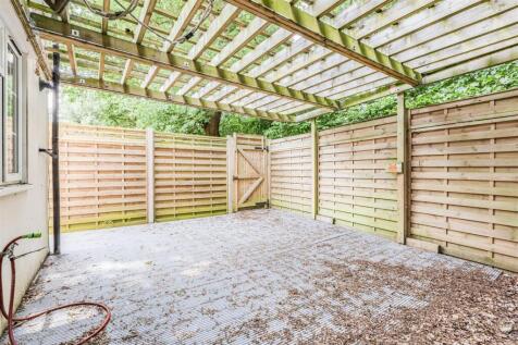 36 Birchwood, KT14 6DW - 4.jpg